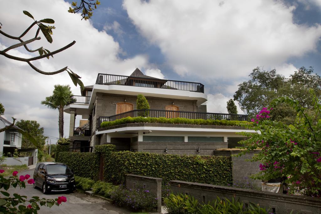 Puri Ratu Jimbaran Villa Esterno foto